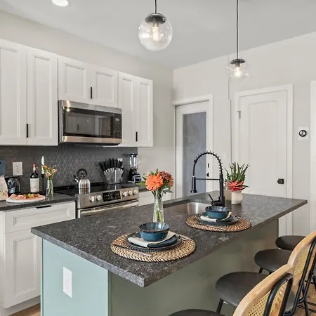 Passyunk Square Spacious 1 Bedroom Oasis- Huge Deck Philadelphia Exterior photo