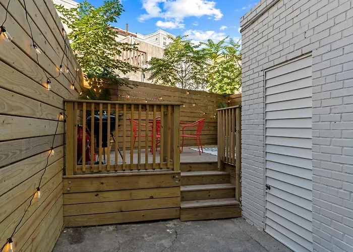 Passyunk Square Spacious 1 Bedroom Oasis- Huge Deck