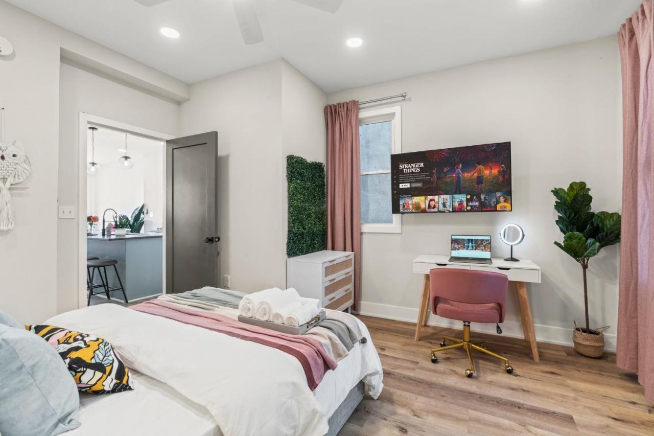 Passyunk Square Spacious 1 Bedroom Oasis- Huge Deck Apartment Philadelphia