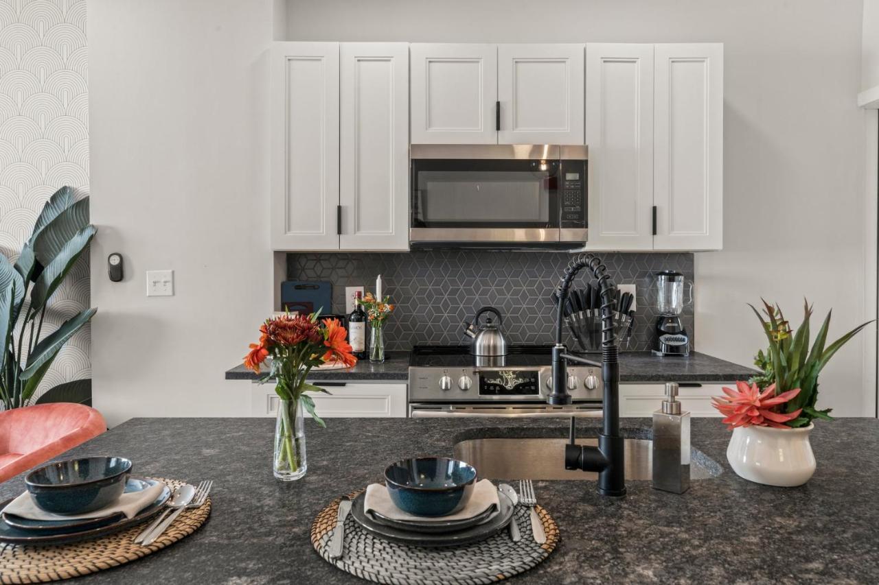 Apartment Passyunk Square Spacious 1 Bedroom Oasis- Huge Deck Philadelphia