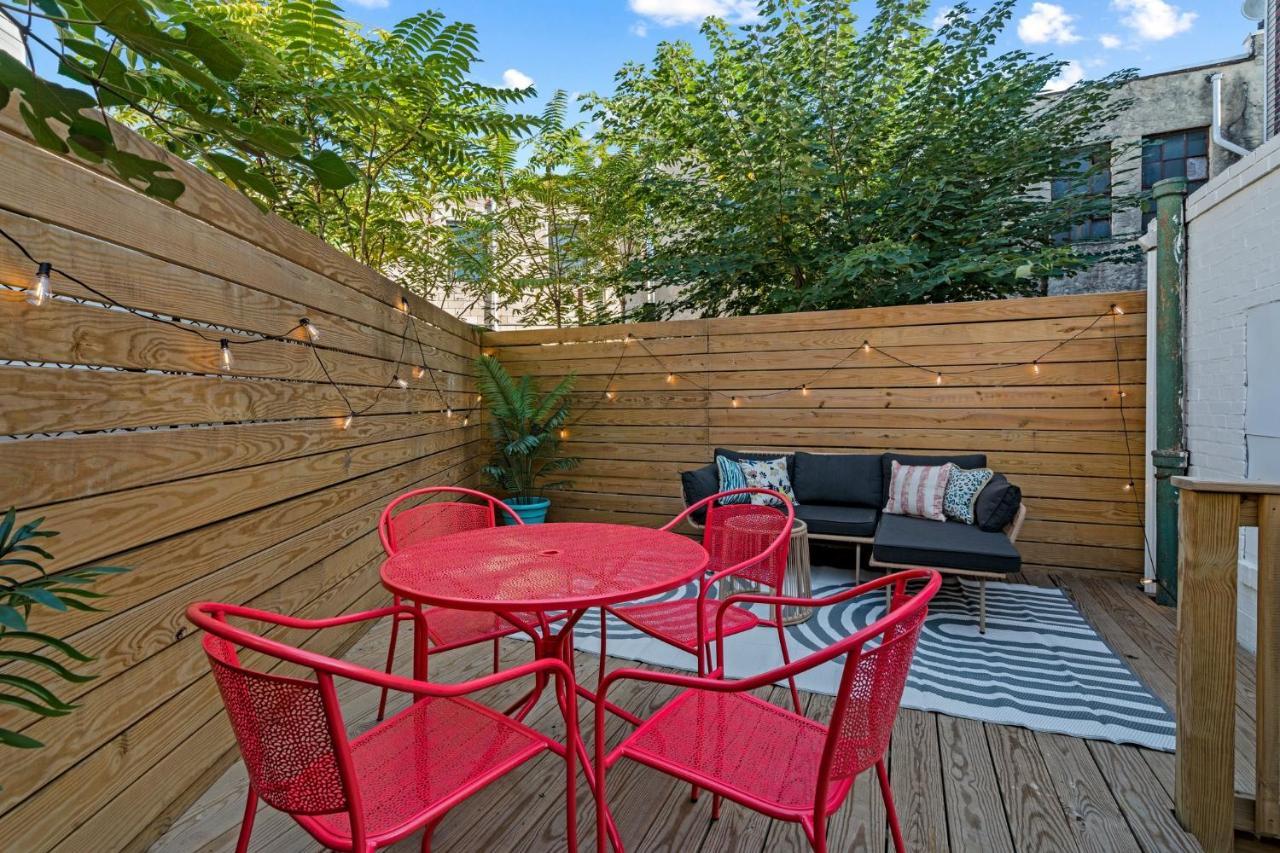 Passyunk Square Spacious 1 Bedroom Oasis- Huge Deck Apartment